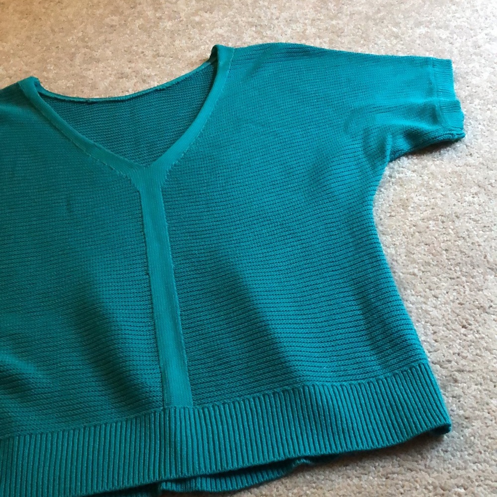 Loft, short sleeve sweater, v neck back - Picture 4 of 5